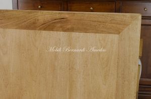 Tavolo da pranzo con finitura bicolore noce chiaro e bianco